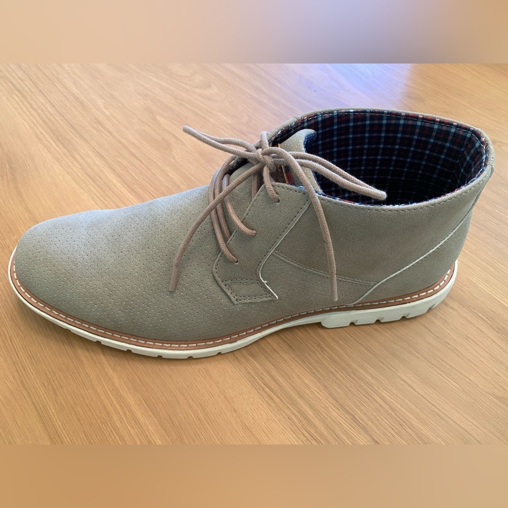 Men’s size 12 Ben Sherman desert boot (tan)